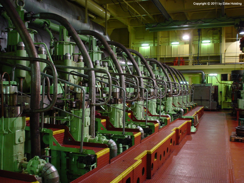 Nautical Cargo Ship Engine Sumally (サマリー)