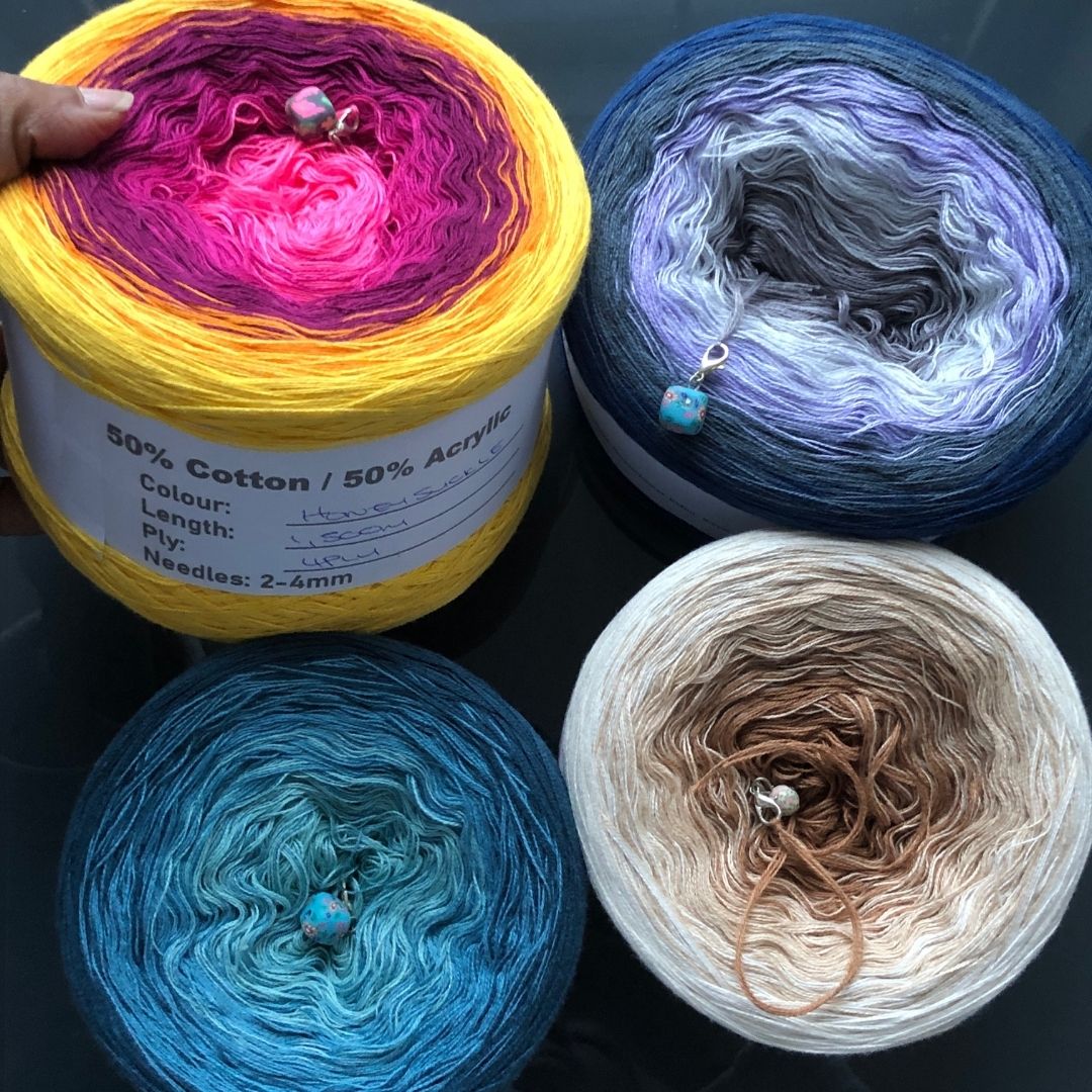 Custom gradient yarn cake review Flo's Yarncakes