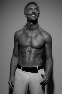 Shirtless Stephen Lang - MenofTV.com - Shirtless Male Celebs