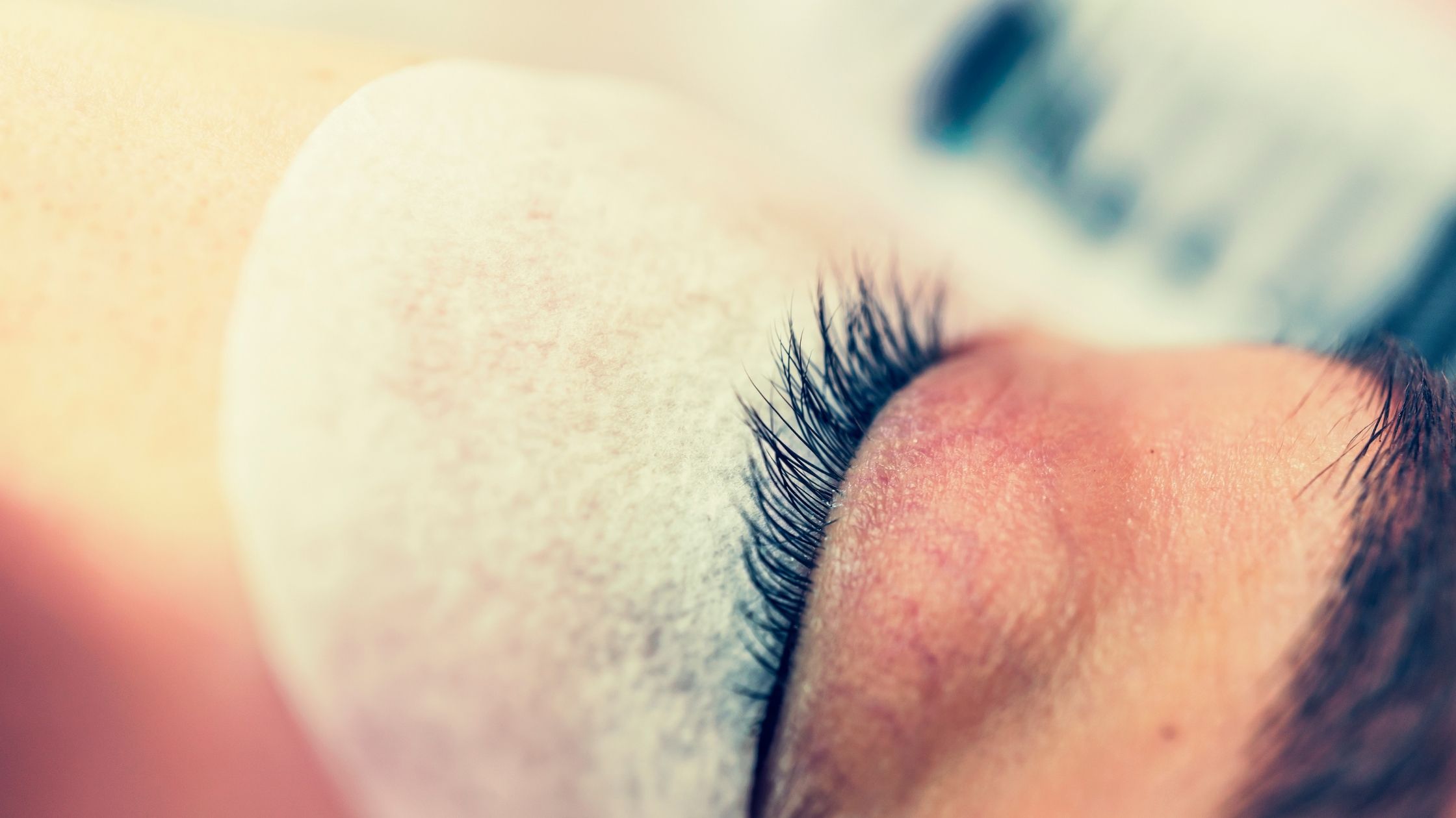 Remove Eyelash Extensions at Home Using these Major Tips