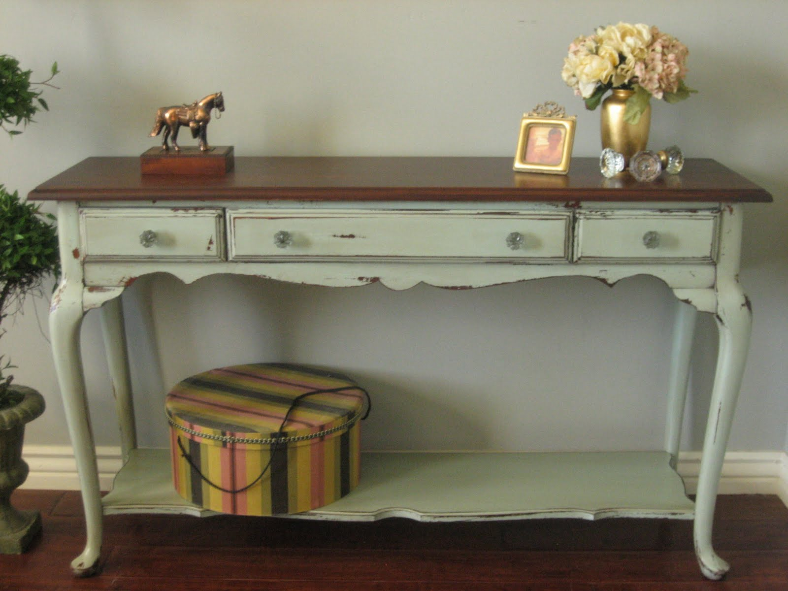 30 Best Collection of Antique White Distressed Console Tables