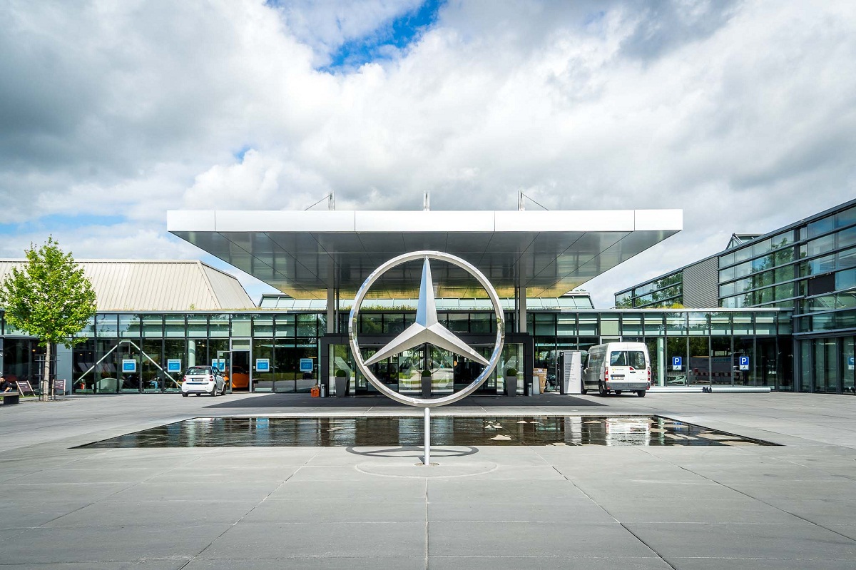 MercedesBenz in initial talks to return to Egyptian markets following
