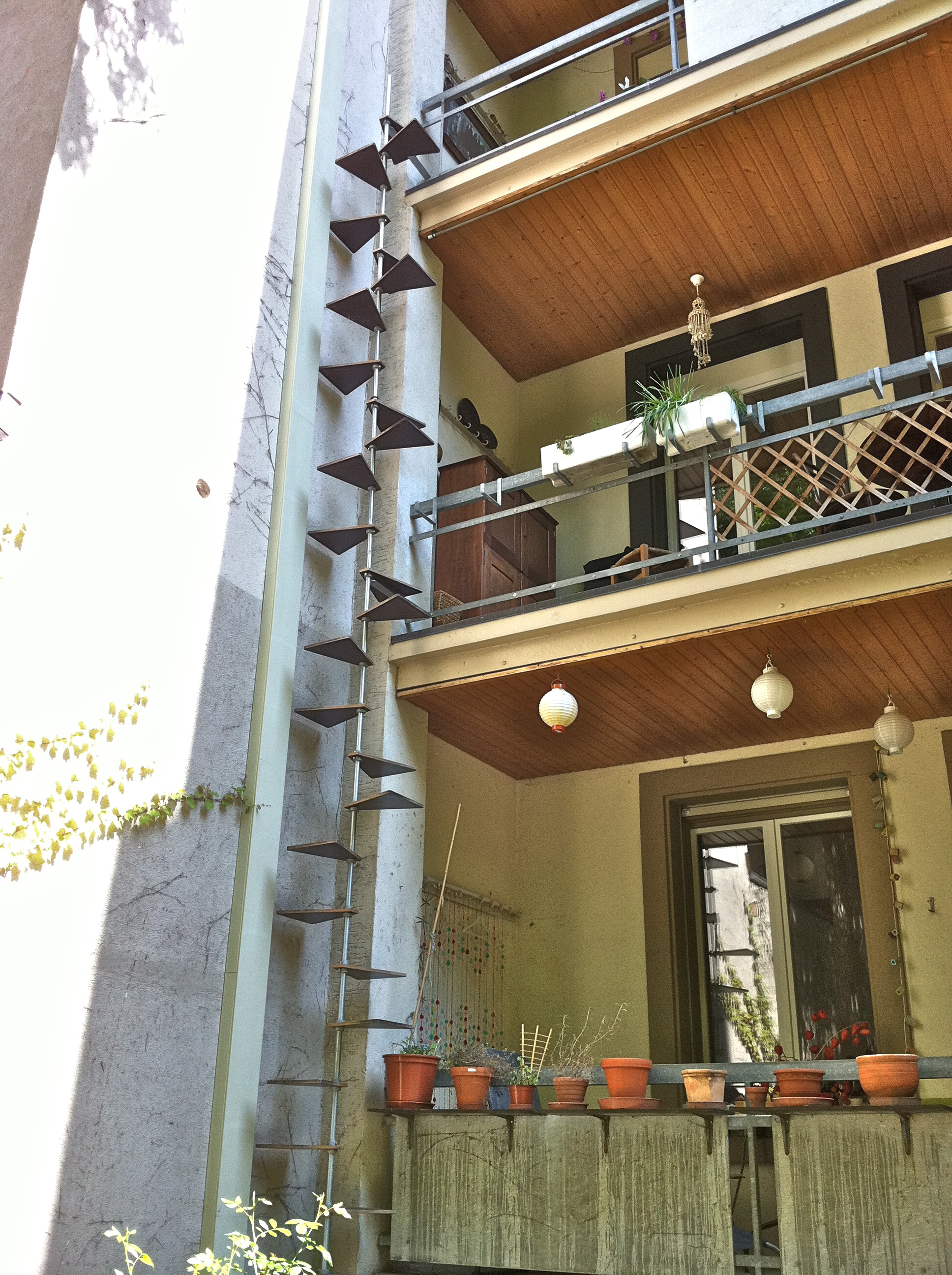 Swiss Cat Ladders for Apartment Cats Meow Lifestyle