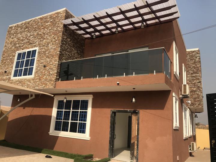 Houses for sale in Lakeside Estate, Ghana meQasa