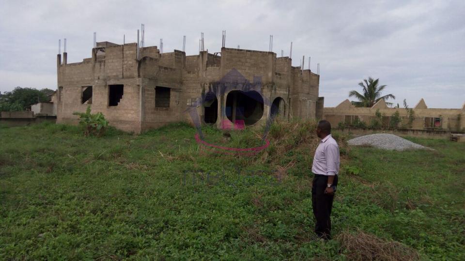 Land for sale at Kasoa Road 040539