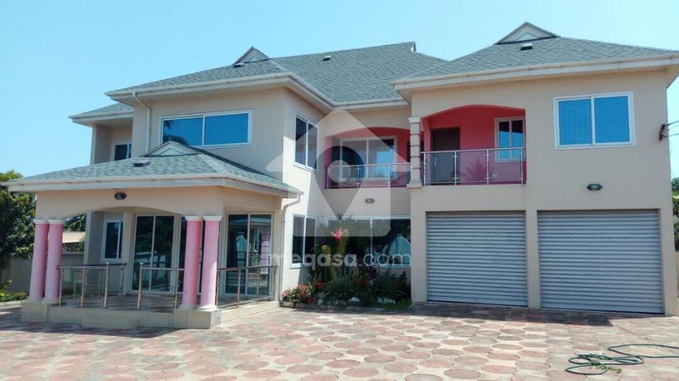 5 bedroom apartment for sale at SPINTEX Accra Ghana 067508