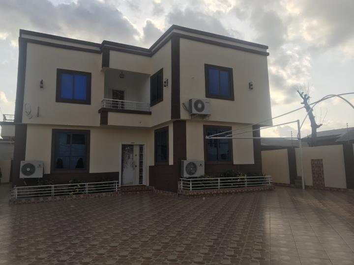 Houses for sale in Lakeside Estate, Ghana meQasa