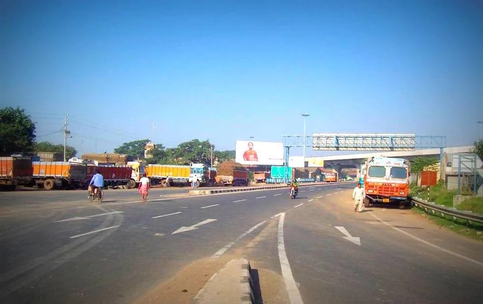 Ooh Advertising in Dunlop Crossing Ooh Advertising Agency in Kolkata