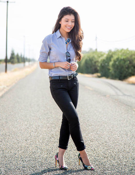 12 Padu Padan Jeans dan Heels untuk Inspirasi OOTD Portal Wanita Muda