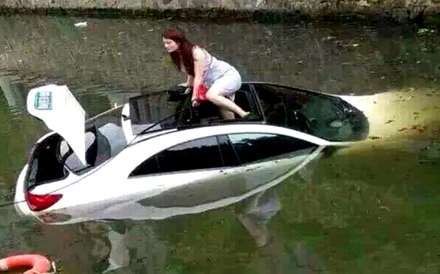 She parked her Mercedes in a river MercedesBlog