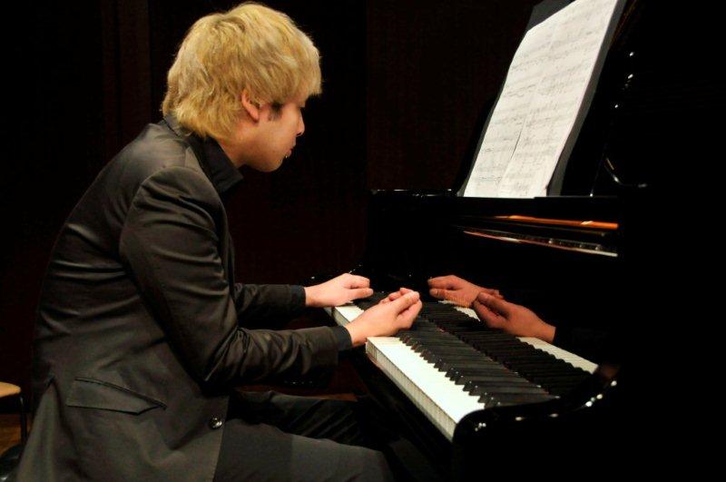 佐藤祐介 ピアノ・リサイタル｜佐伯ふみ