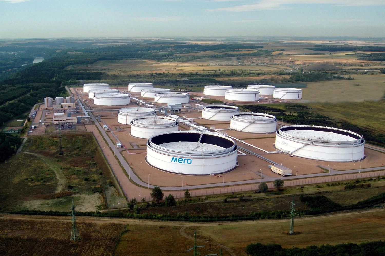 Central oil tank farm Mero ČR