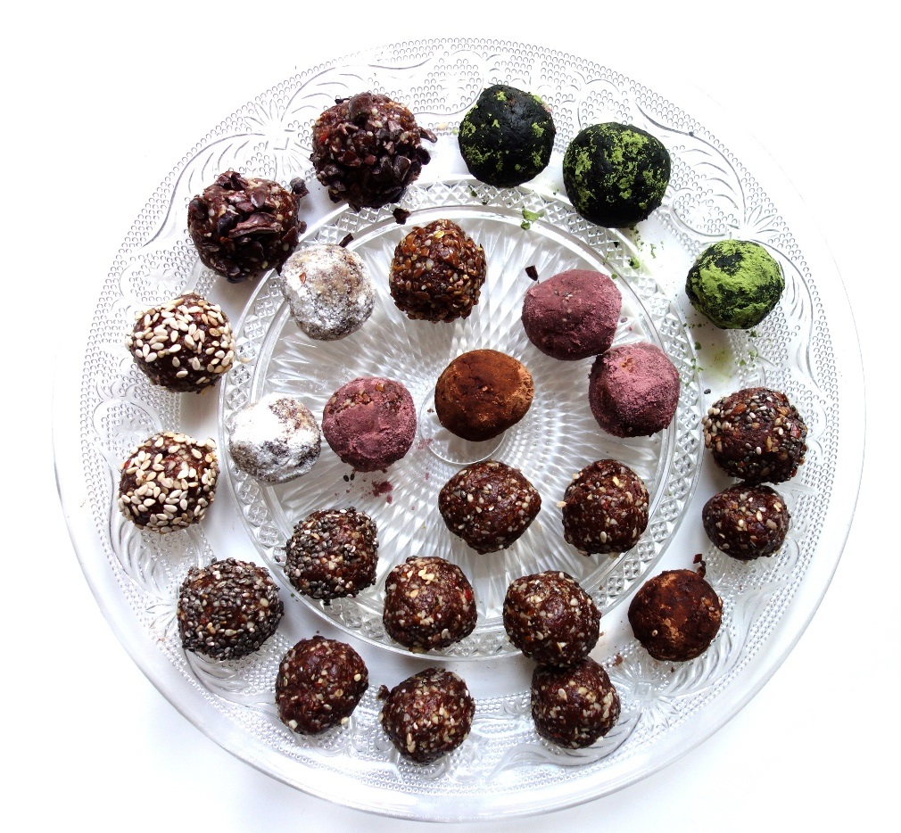 Raw Cacao Protein Balls Merry Green