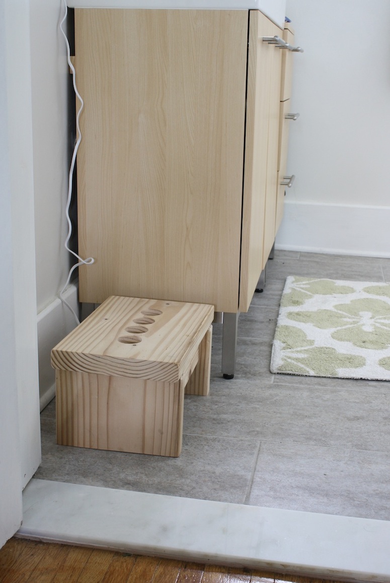 DIY Bathroom Step Stool For Kids merrypad