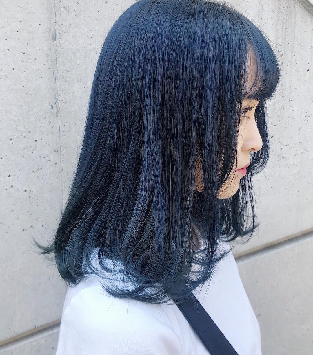 青髪をもっと長持ちさせたい！ブルー系ヘアカラーを最大限楽しむための色持ち対策｜MERY
