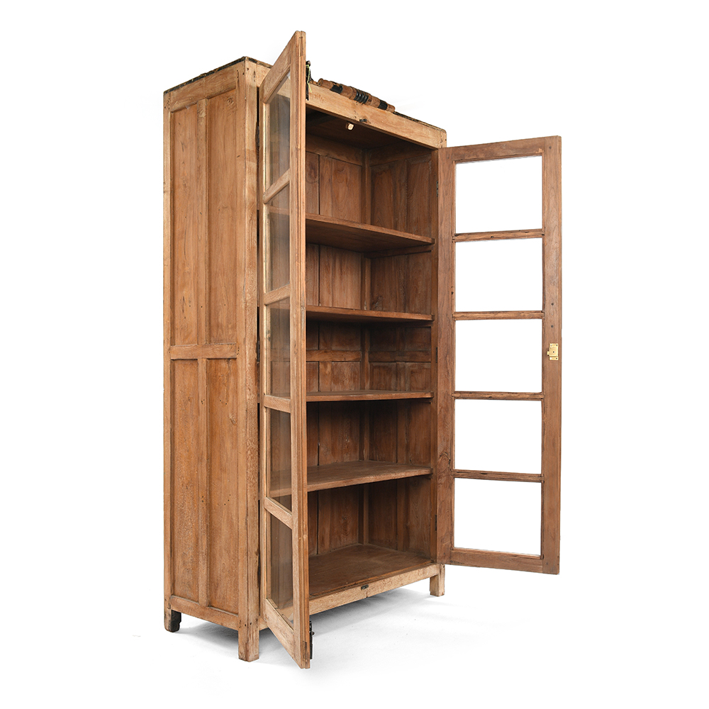 Armoire vitrée en bois Mes Découvertes Julien Cohen