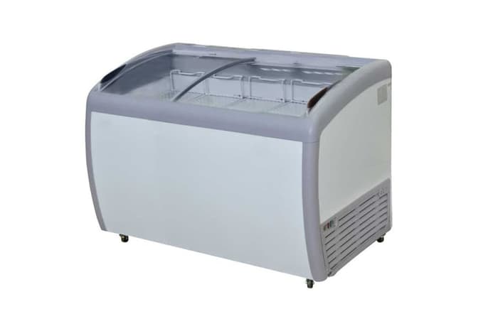 GEA TEMPAT PENYIMPANAN ES KRIM DAN MAKANAN BEKU (Sliding Curve Glass Freezer) SD360BY