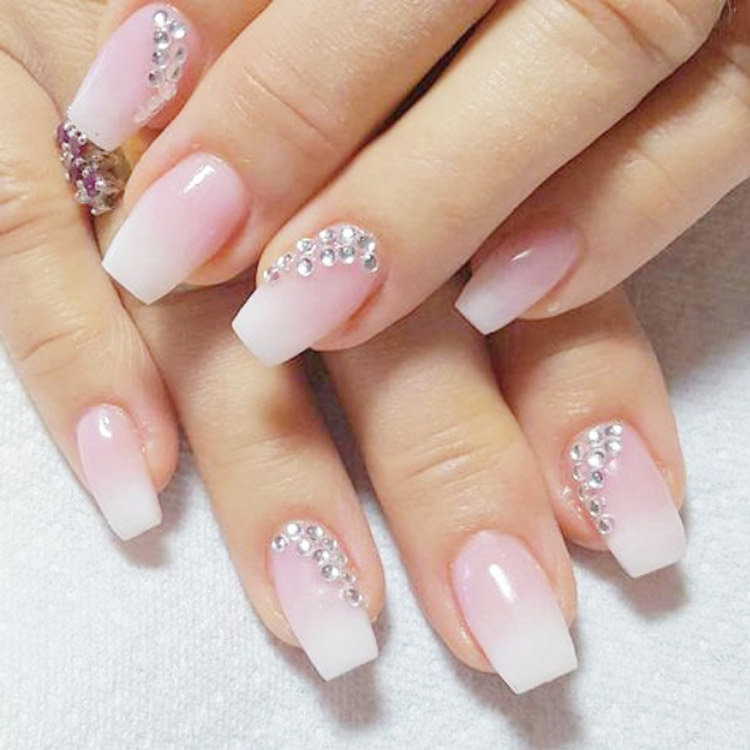 Những mẫu móng tay đính đá đơn giản mà đẹp, nail đính đá sang trọng hot