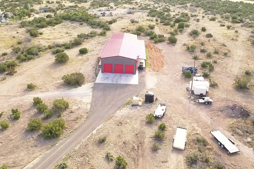 Big Spring, TX 20acres 4,000sqft 3bed 3bath barndo with gym