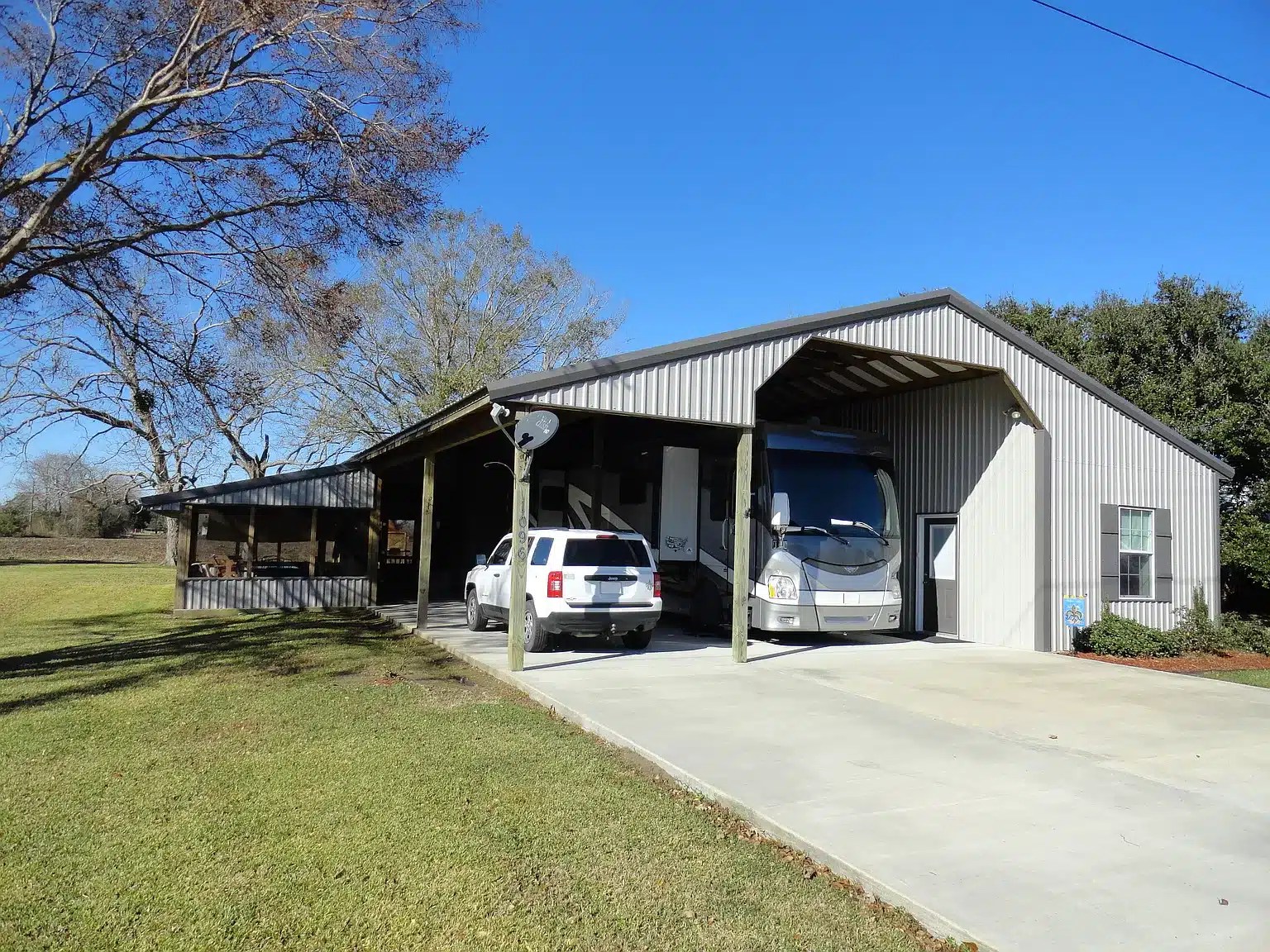 Breaux Bridge, LA 1,209sqft 2 bed 2 bath