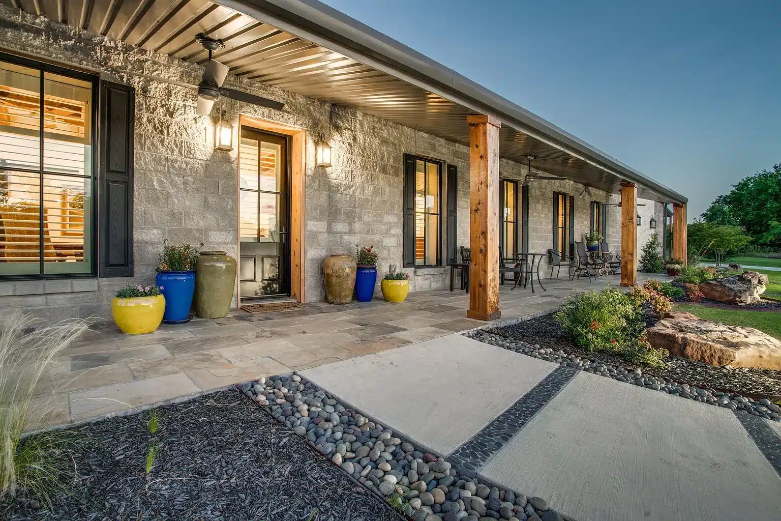 Chatfield, TX Spectacular Custom Barndo on 5.7 Acres