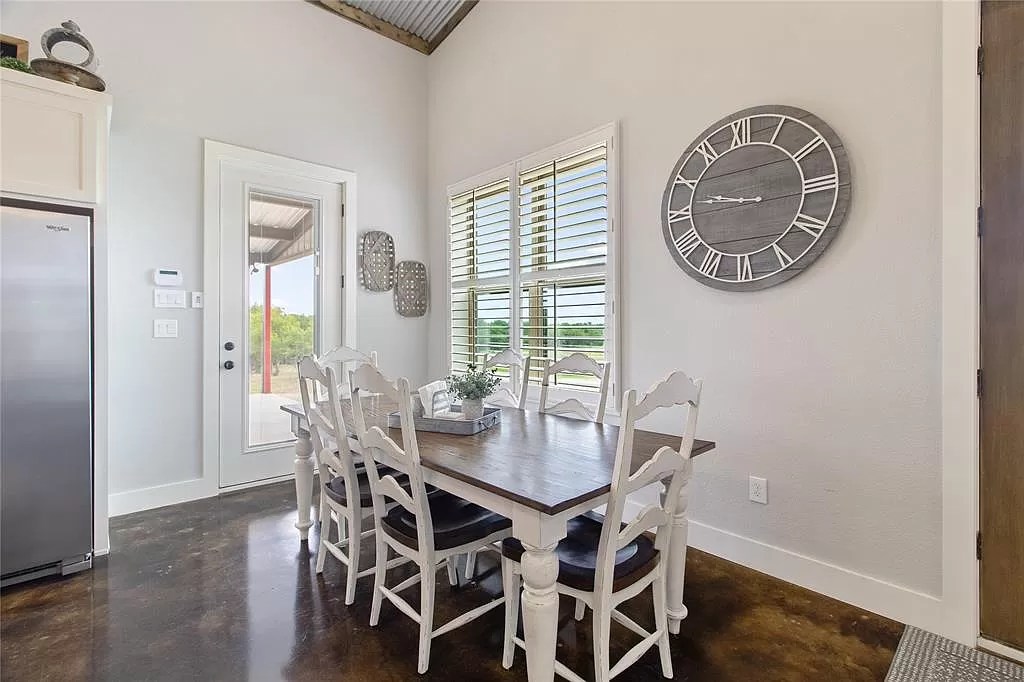 729 Fm 744, Malone, TX 76660