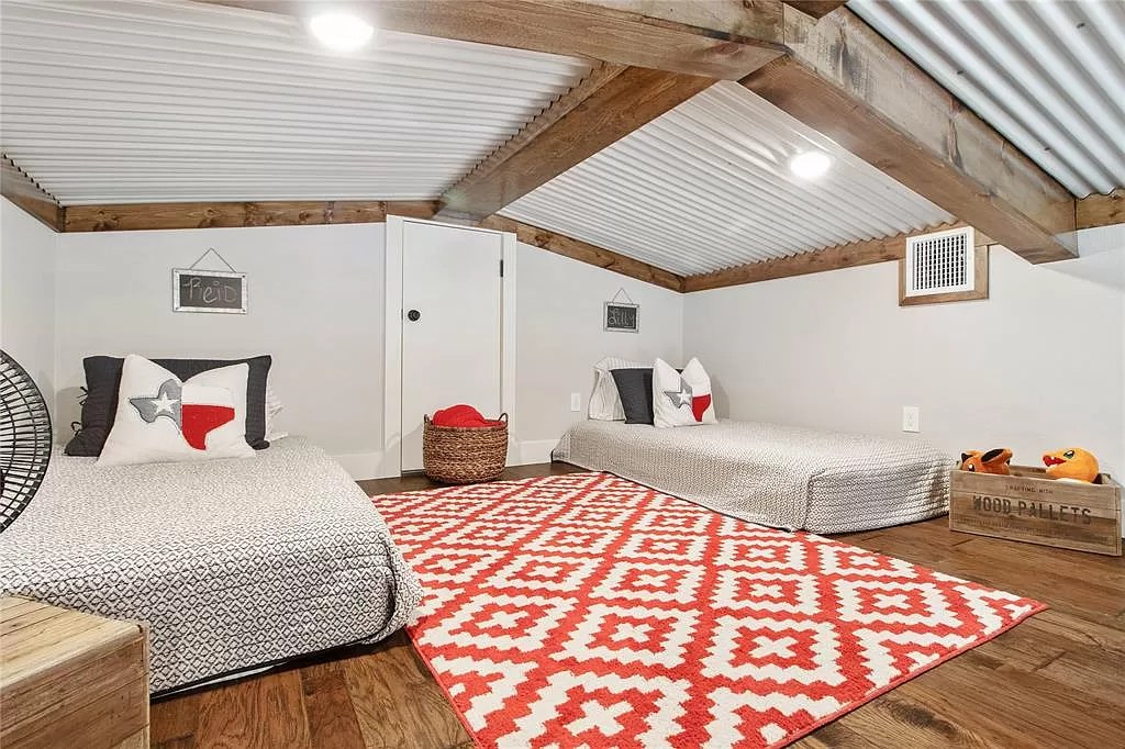 729 Fm 744, Malone, TX 76660