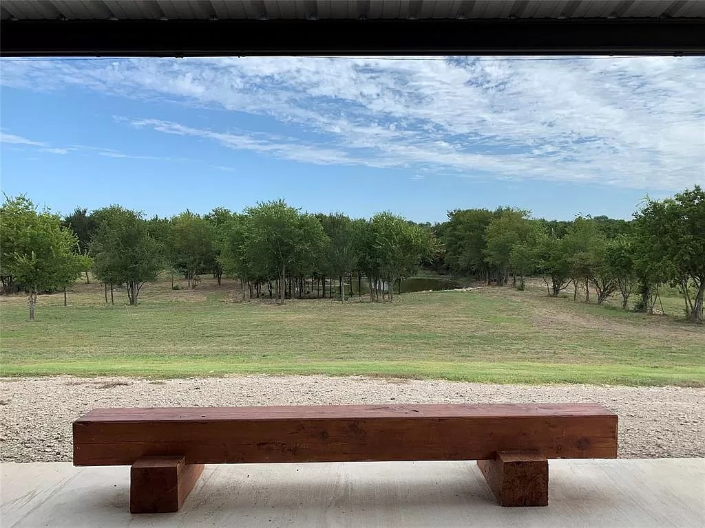 729 Fm 744, Malone, TX 76660