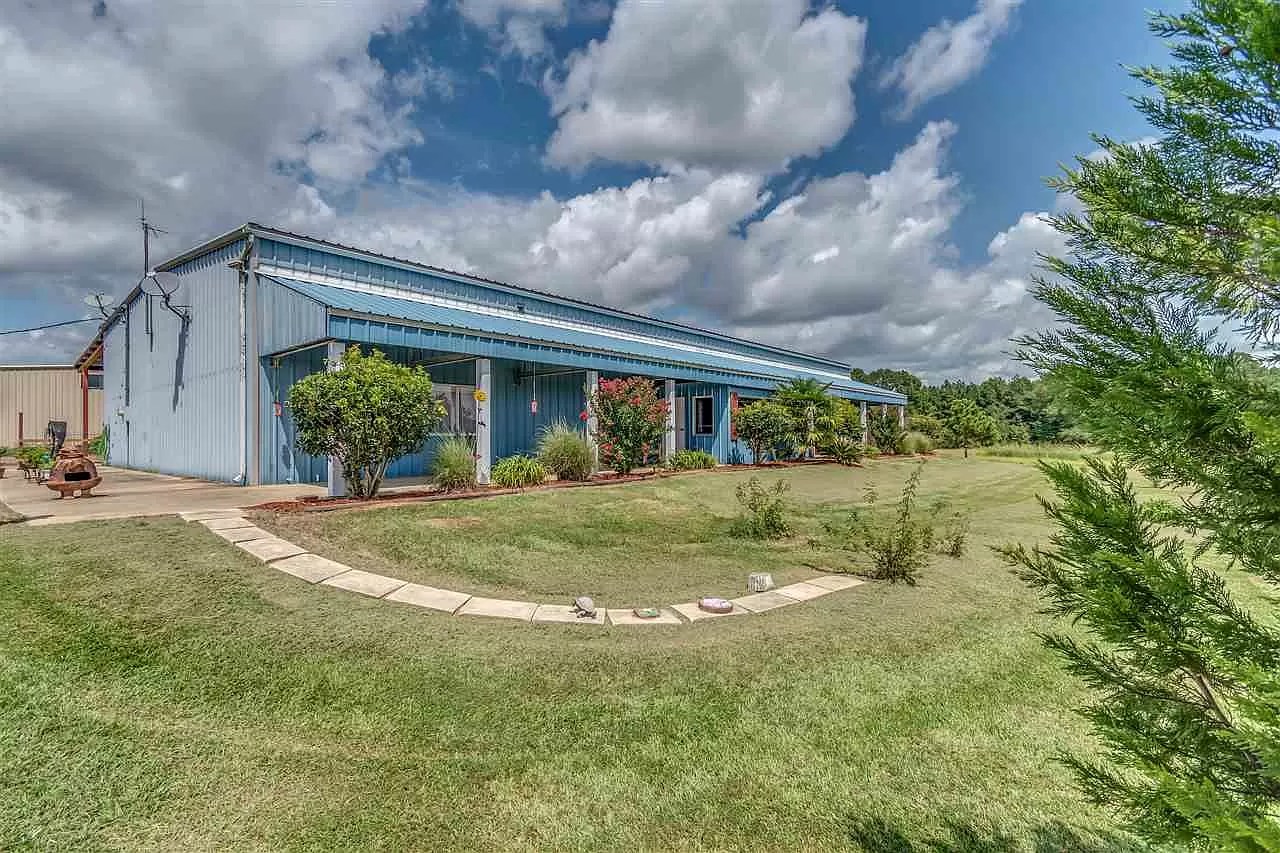 3620 Tank Rd, Terry, MS 39170