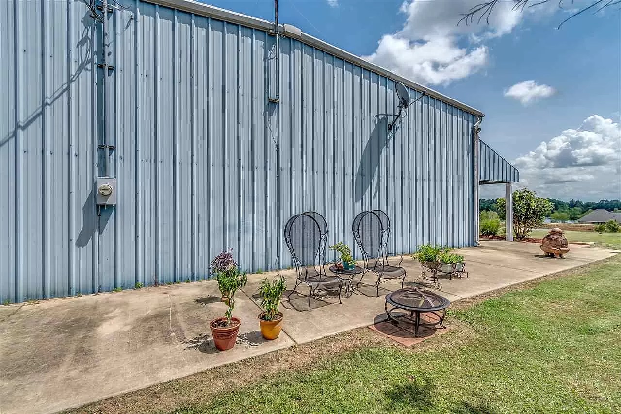 3620 Tank Rd, Terry, MS 39170