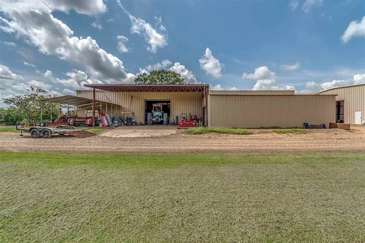 3620 Tank Rd, Terry, MS 39170
