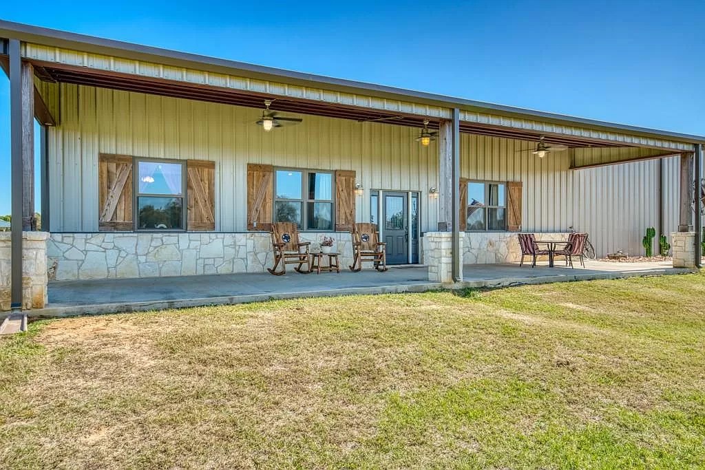 22273 Chapman Rd, Hempstead, TX 77445