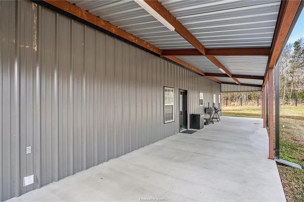 5907 County Road 247, Navasota, TX 77868