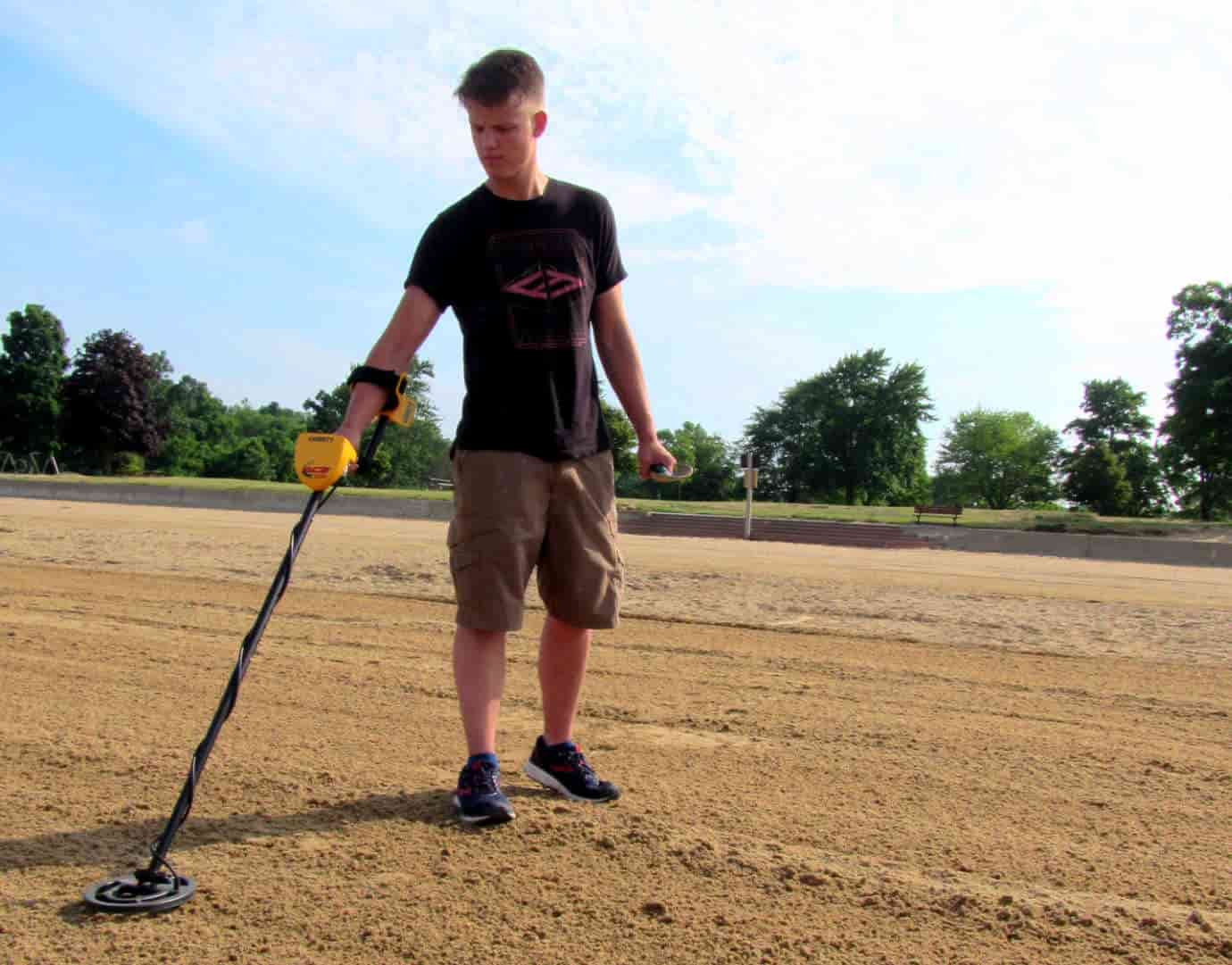 The Easiest Metal Detector to Use (In My Experience) Metal Detecting Tips