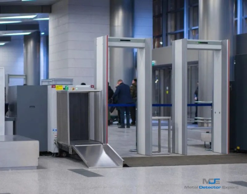 Will Bobby Pins/Safety Pins Set Off Metal Detectors At The Airport?