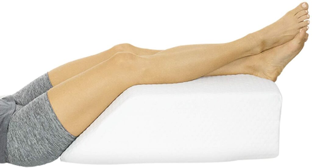 Leg Cramps in Seniors.The Best Leg Pillows for Night Relief