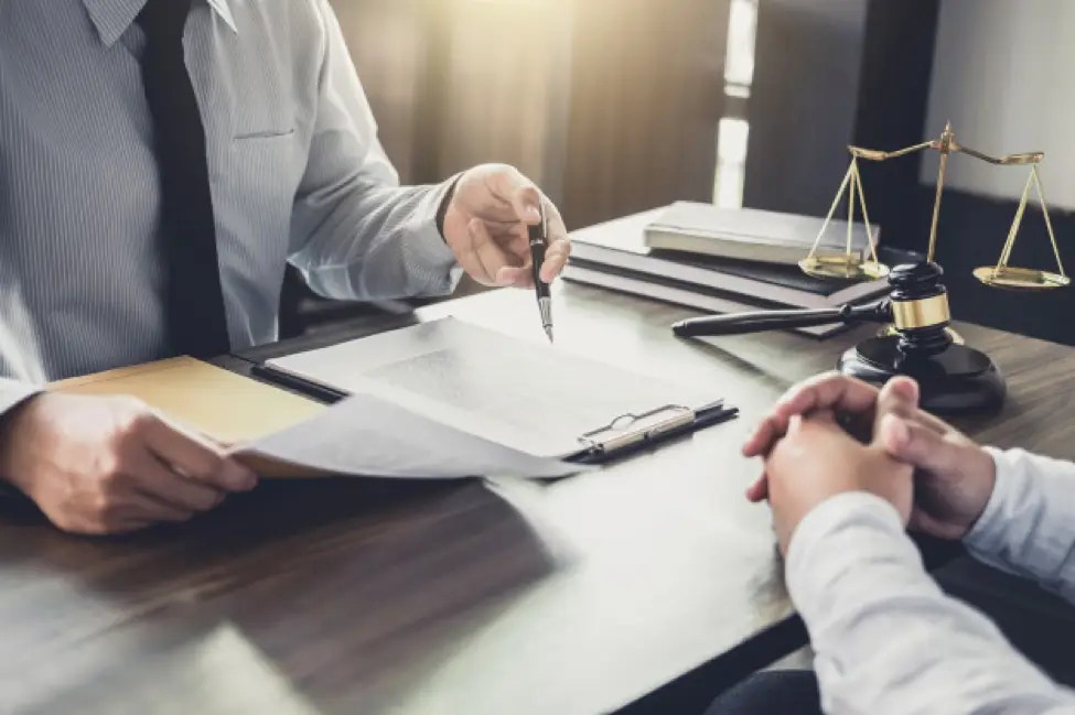 6 Tips to Hire Your Company Legal Advisor