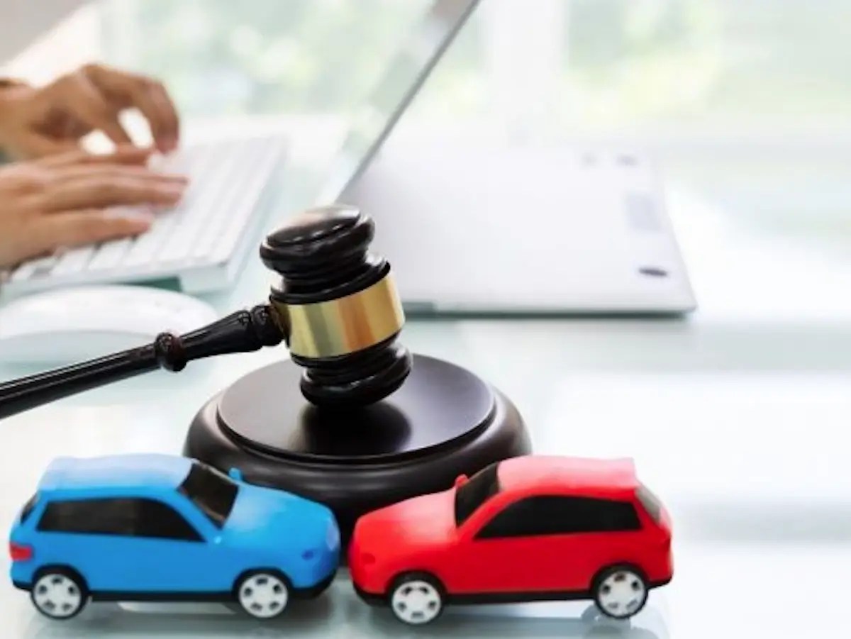Car accident lawyers who are they, and why should you hire one