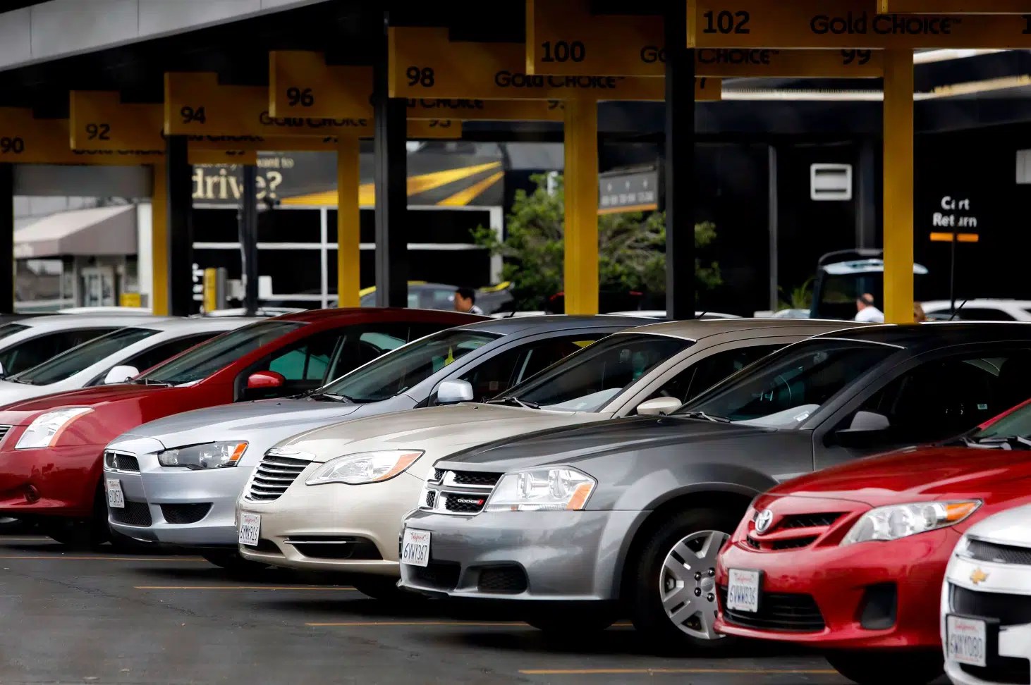 How do Rental Car Companies Maintain So Many Cars?