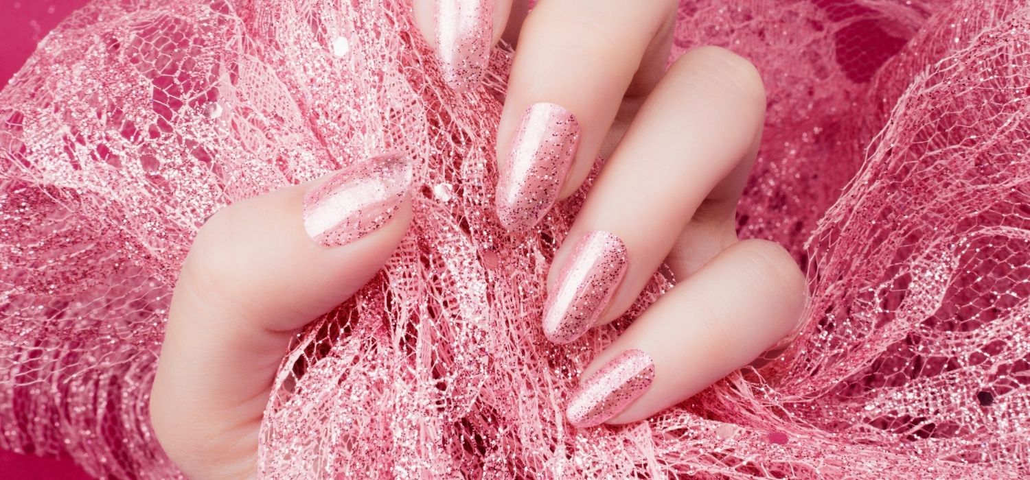 How to apply glitter to nails All the secrets MeteorBeauty