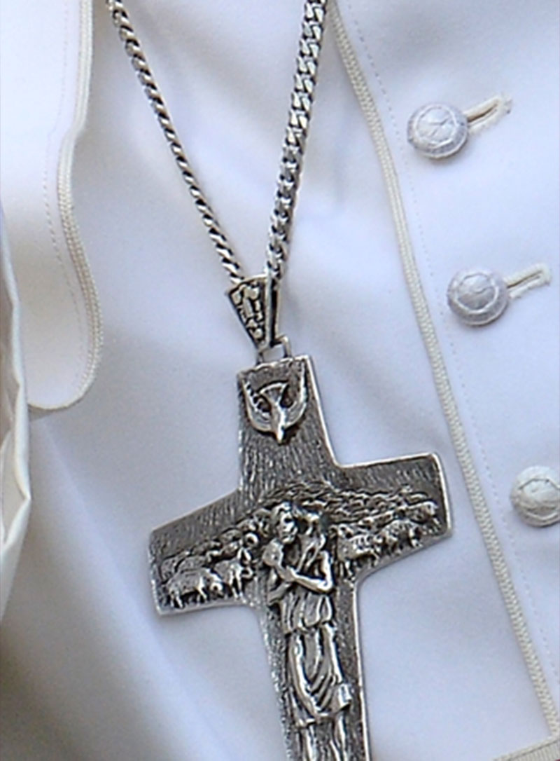 7 ways Pope Francis is way more modest than Pope Benedict Metro News