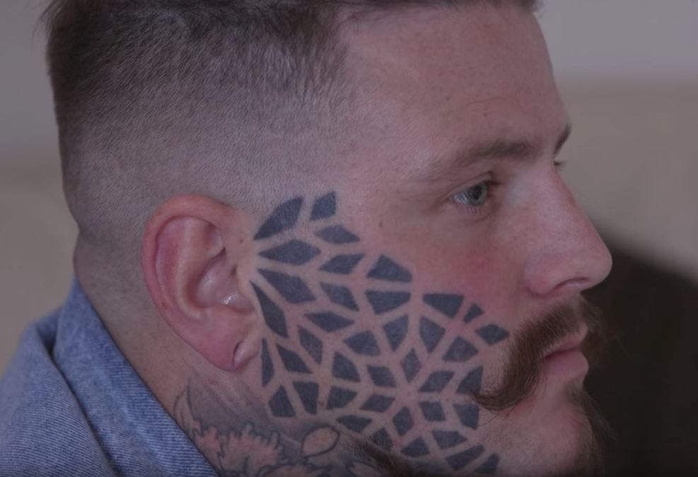 Man with face tattoo speaks out about how his life has changed since ...