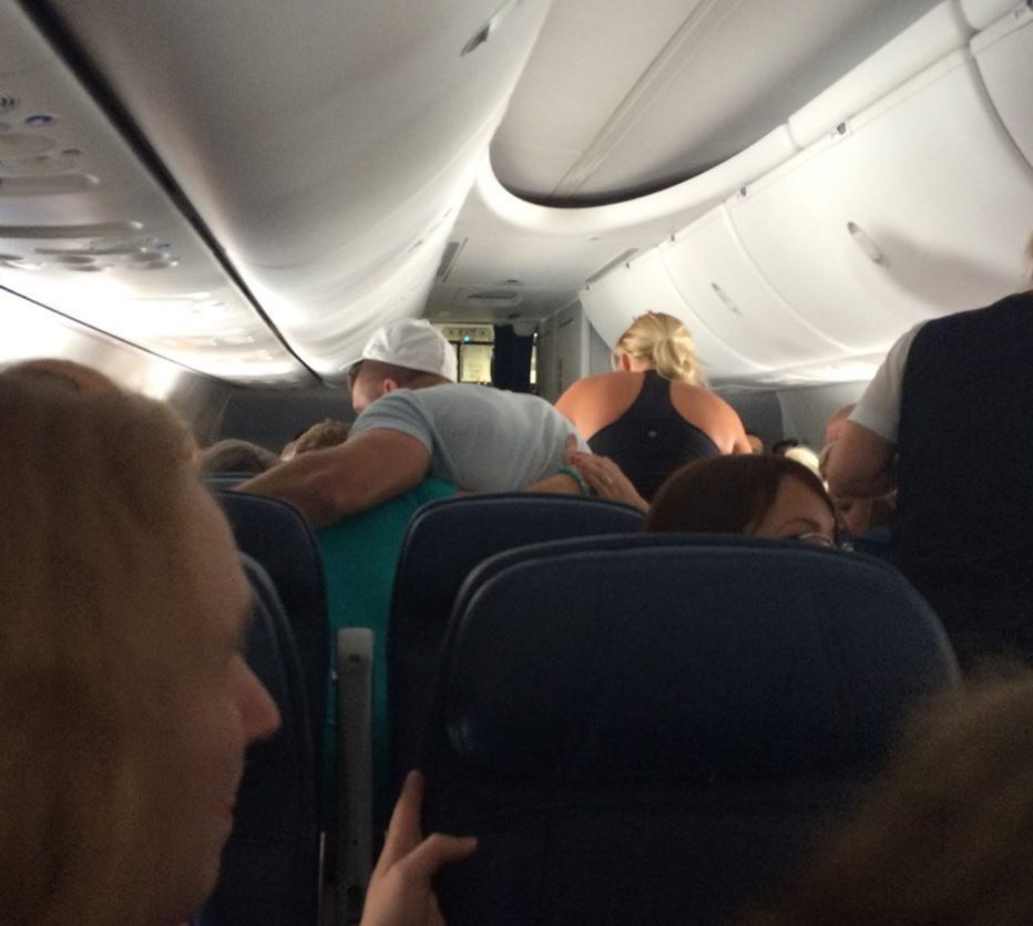 Former NFL star Tim Tebow and plane passengers battle to
