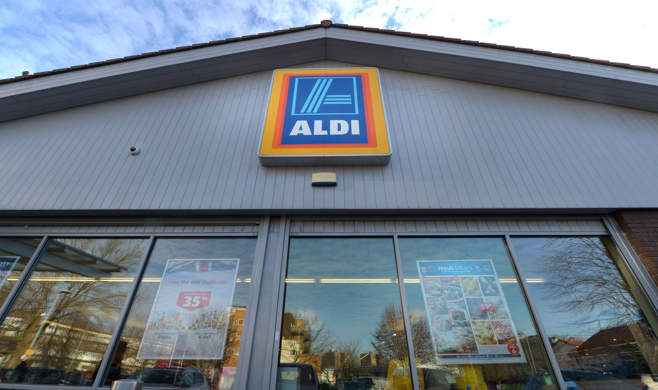 Aldi, Waitrose, Sainsburys and Iceland opening times week starting