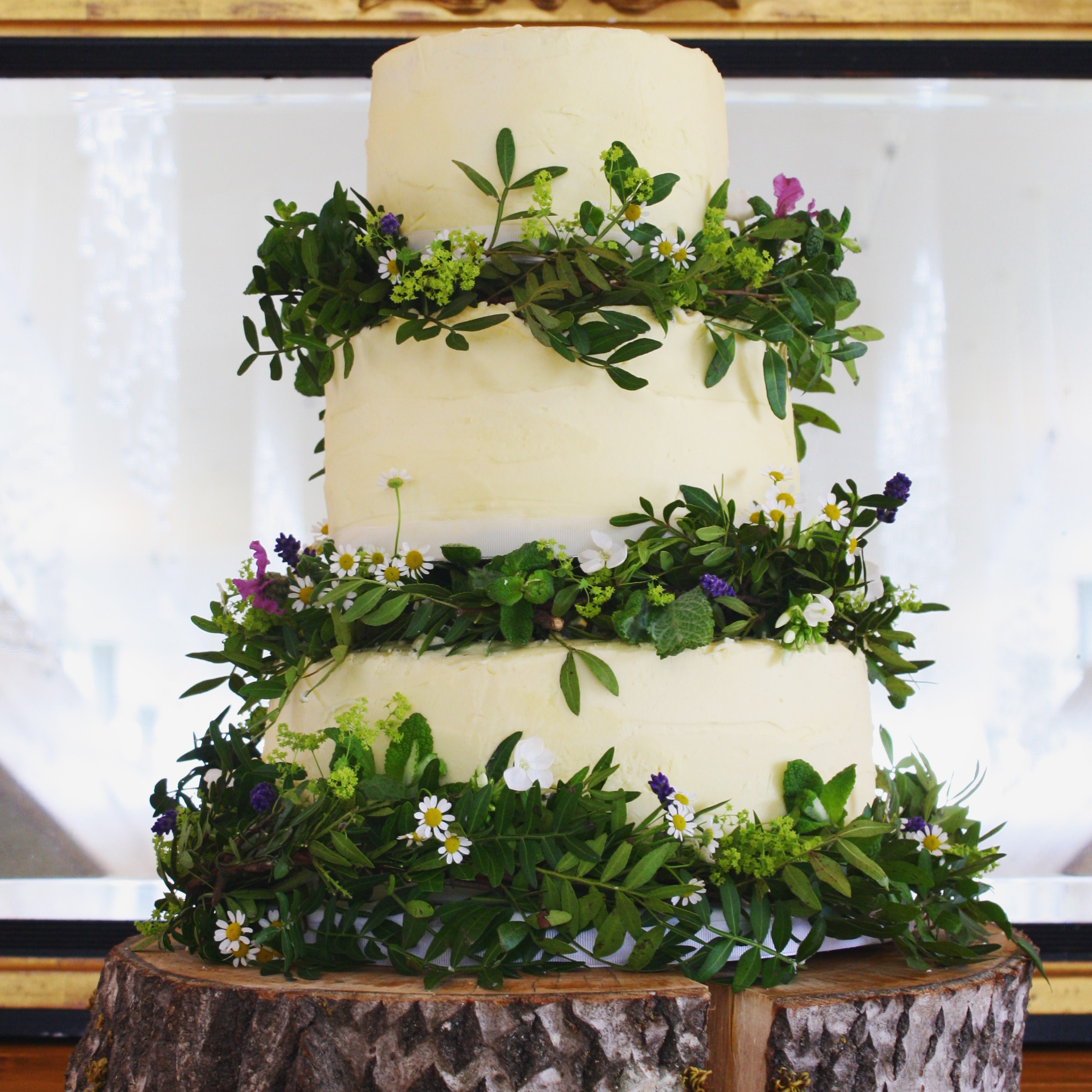 The top 17 wedding cake trends for 2017 Metro News