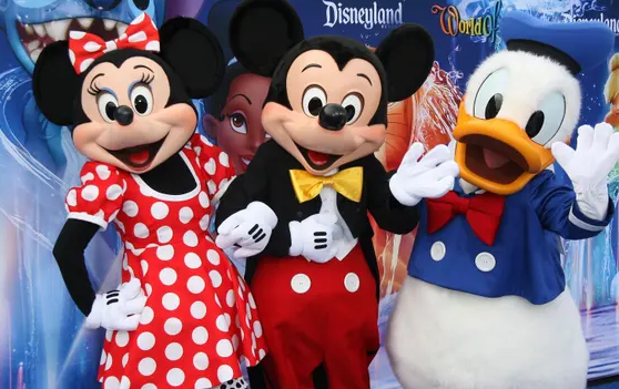 Sleazy Tourists Groped Minnie Mouse And Donald Duck At Walt Disney World Metro News