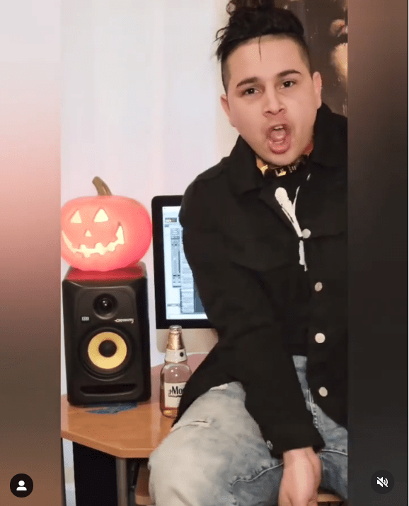 Rapper Dan Sur gets gold chain hooks surgically implanted into scalp