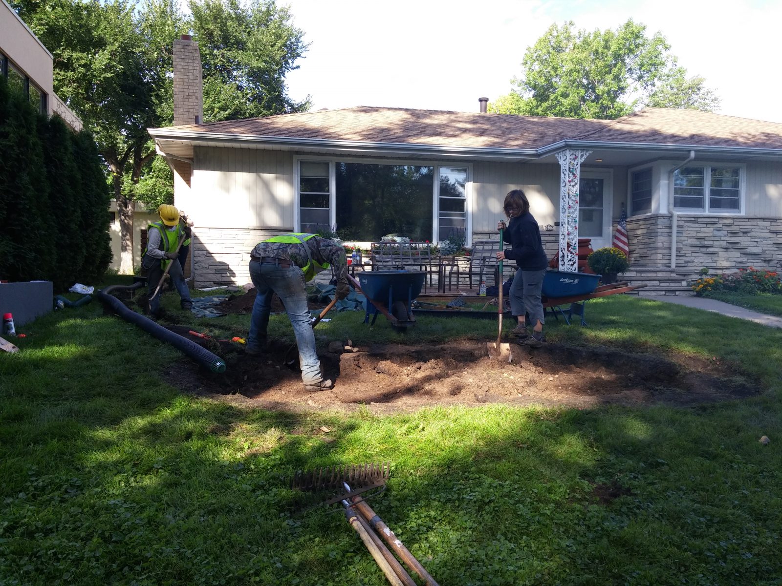 Cedar Isles Dean Neighborhood of Raingardens Metro Blooms