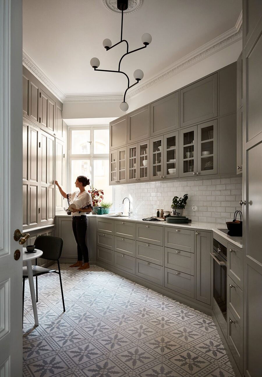 12 magiska bilder som får oss att drömma om ett grått kök (och glömma