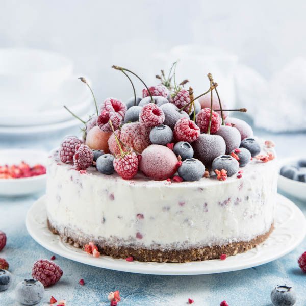 Frozen Berry Ice Cream Cake Recipe with Metropol Metropol